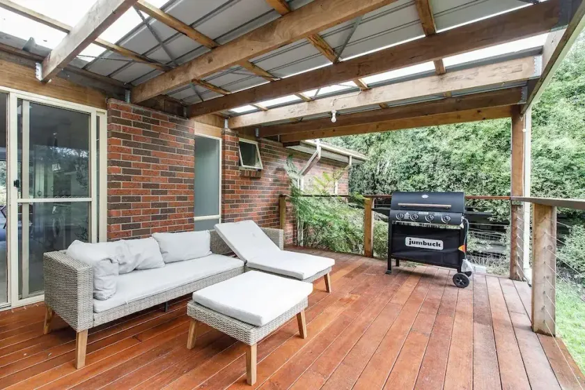 Private Holiday Home With Rain Forest Creek View - Image 1
