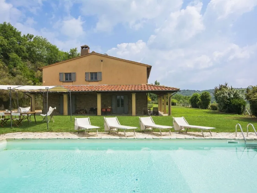 Private Villa with private pool, WIFI, TV, balcony, pets allowed, panoramic view, close to Arezzo - Image 1
