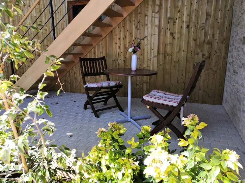 La Glycine, gite for 2-3 people, in the countryside, 5 km from the beach. - Image 1
