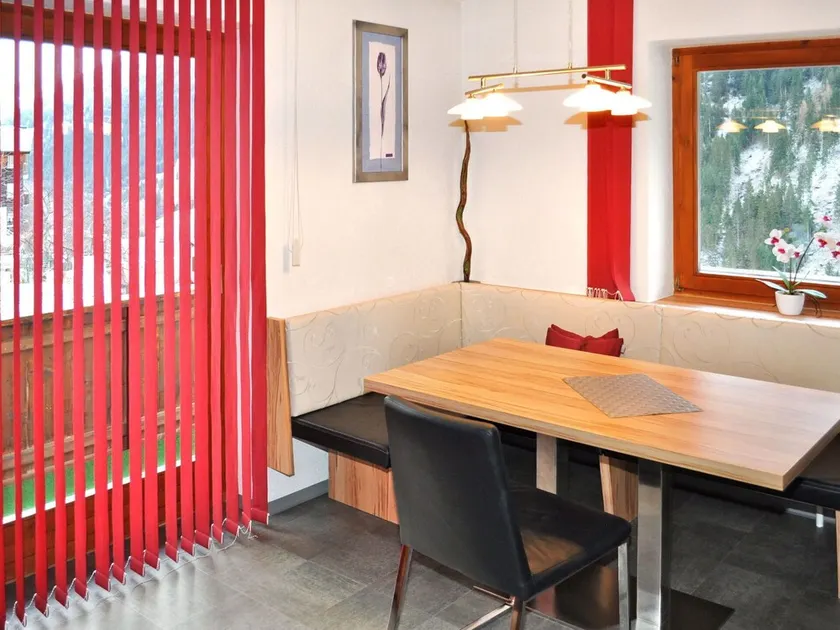 Smuk lejlighed for 12 gæster med WIFI, TV, balkon og kæledyr tilladt - Image 1