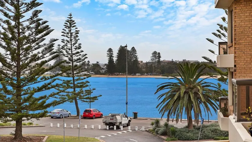 Sundowner Apartment 9 - Image 1