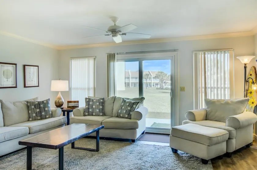 10 A, One Bedroom Condo - Image 1