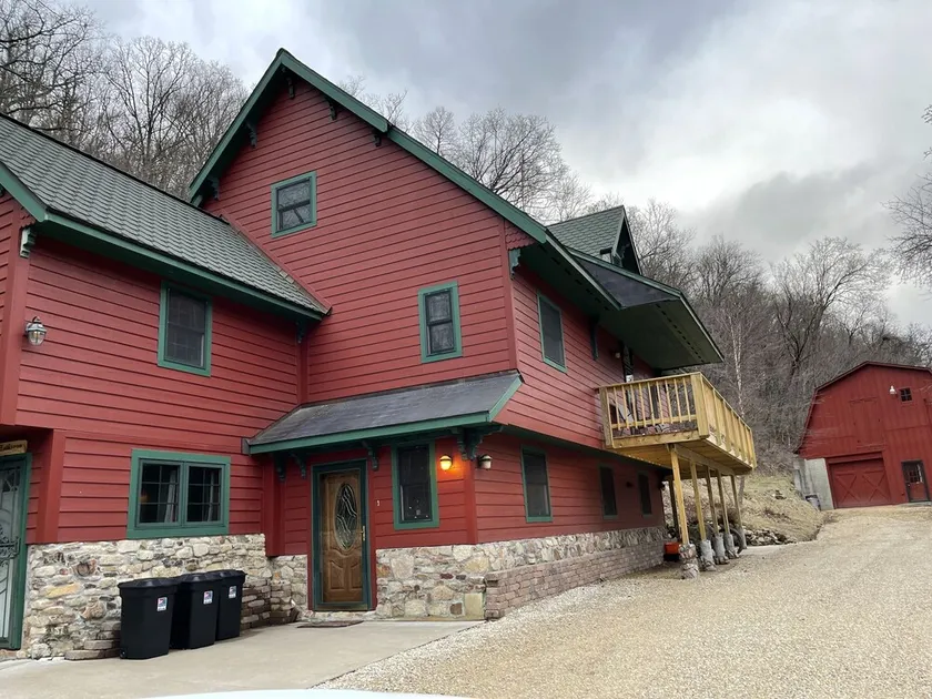 River Valley Cabin - Image 1