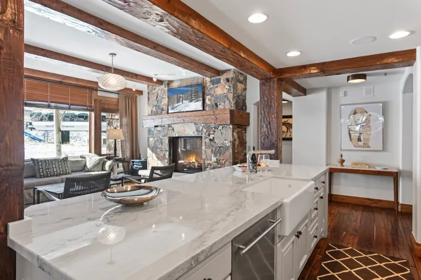 Grand Lodge - Four Bedroom #502 - Ski-in ski-out condo - Image 1