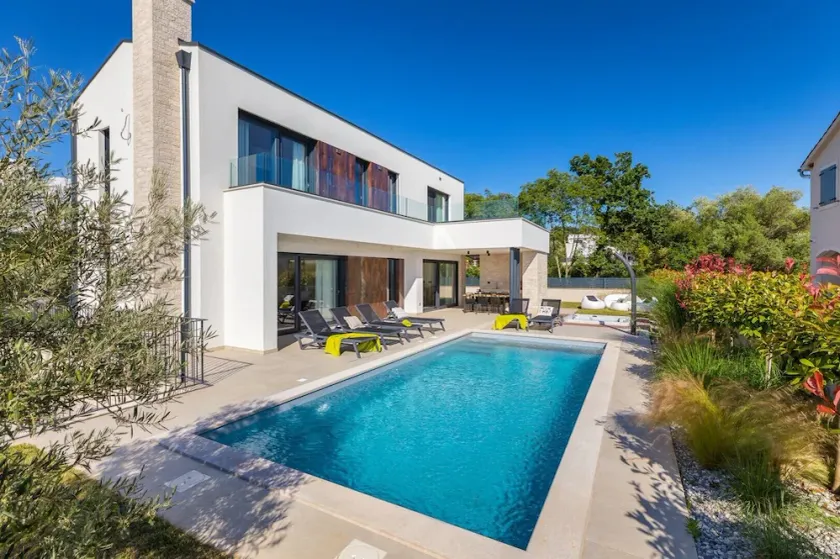 Villa Abarica by Villsy - with heated pool, sauna, jacuzzi - Image 1