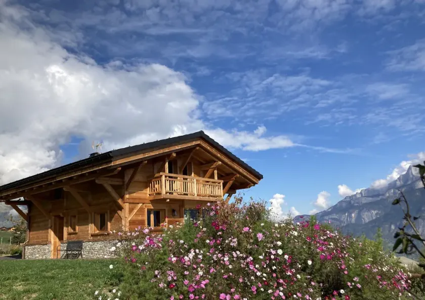 Chalet récent vue panoramique sur le Mont-Blanc - Image 1
