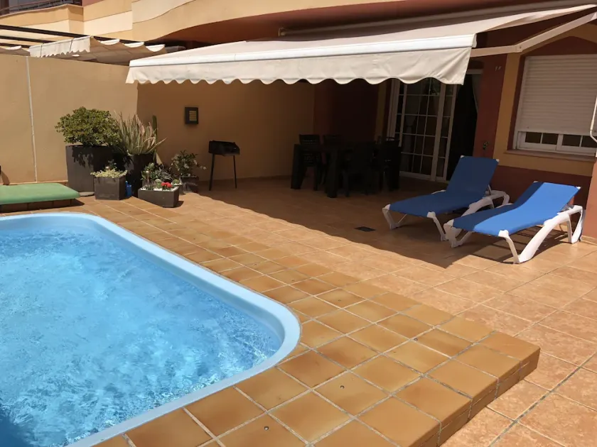 Spacious modern apartment with large terrace and private pool, long & short lets - Image 1