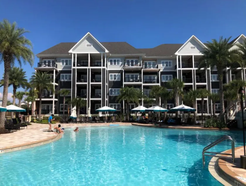 West-Facing Luxury Unit | Amazing Amenities - Image 1