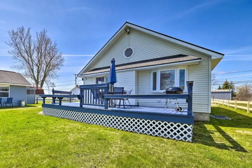 NEW! Lake House w/ A/C & Huge Deck!  PET FRIENDLY! - Image 1