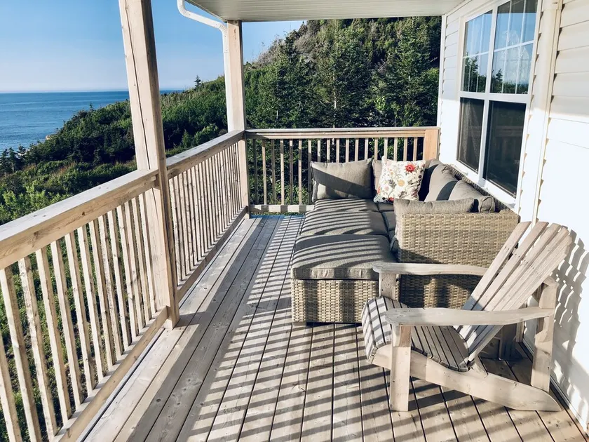 Casa à beira-mar com vistas magníficas em Georgeville, NS, Canadá - Image 1