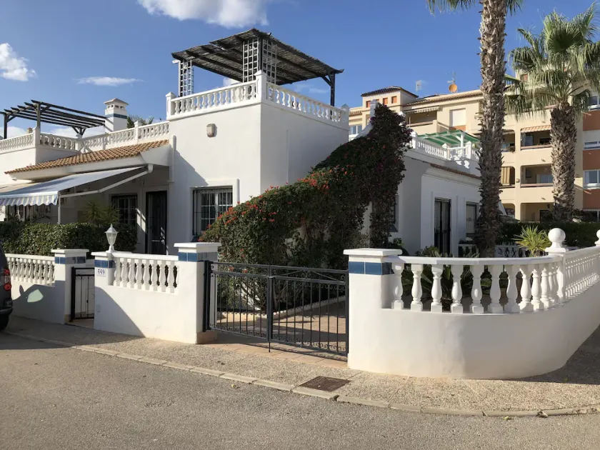 Luxus Bungalow-Ecke / Prime Grundstück w / AC-Lg Front / Dachterrasse-Gärten / Pool-WiFi - Image 1