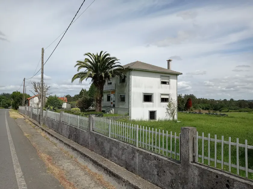 Large House on the road from Santiago to Finisterre - Image 1