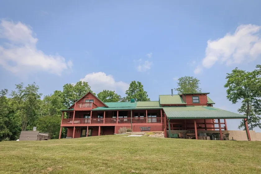 The Lodge at Joe Walker Hollow, privacy at its best with plenty of family space - Image 1