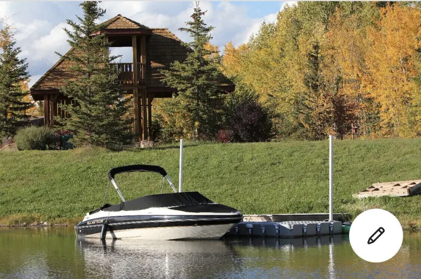 Meridian Beach Cottage - Private Dock and Hot Tub - Image 1