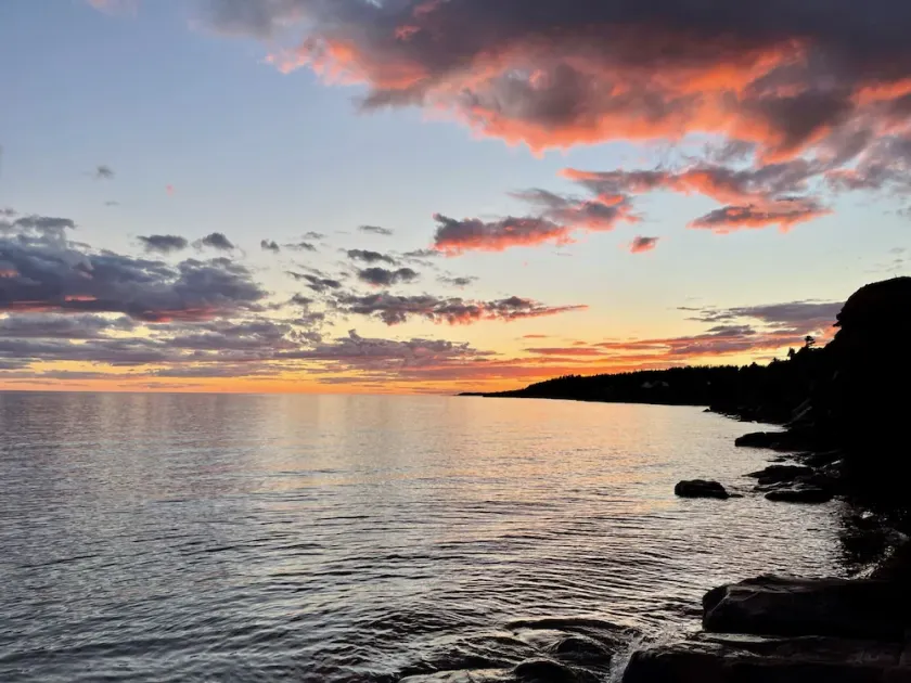 2-bedroom waterfront cottage in beautiful PEI - Image 1
