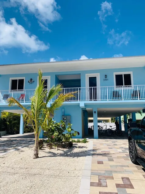 Ocean Breeze 3BR waterfront view  property in Key Colony Beach, Fl. Marathon - Image 1