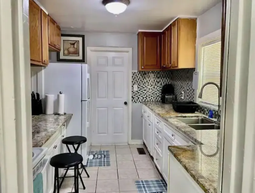 1616 urban Neighbourhood quiet Home your home away from home enjoy inn - Image 1