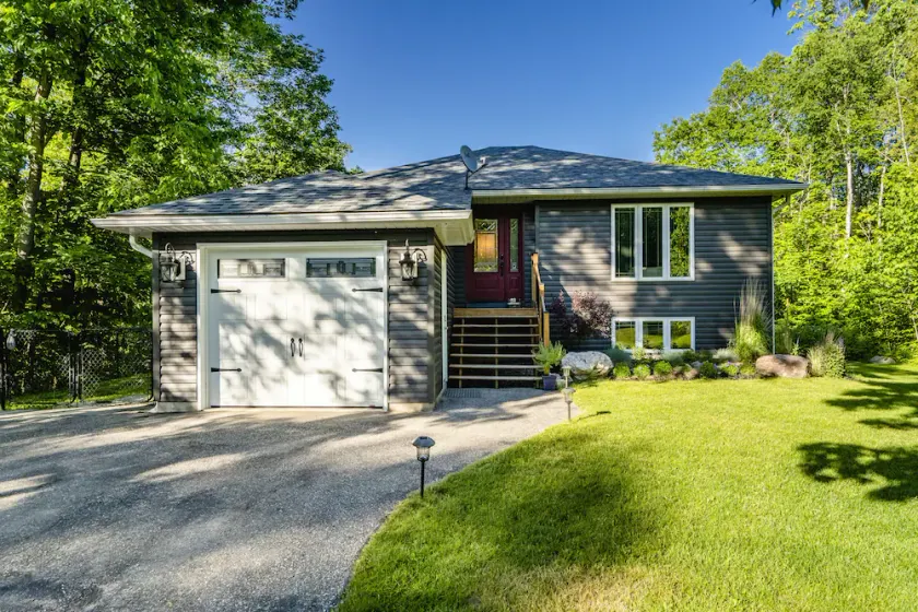 ✨Awenda Provincial Park Dream Cottage✨💫🏡🧿 ** Hot Tub & Dog Friendly ** - Image 1