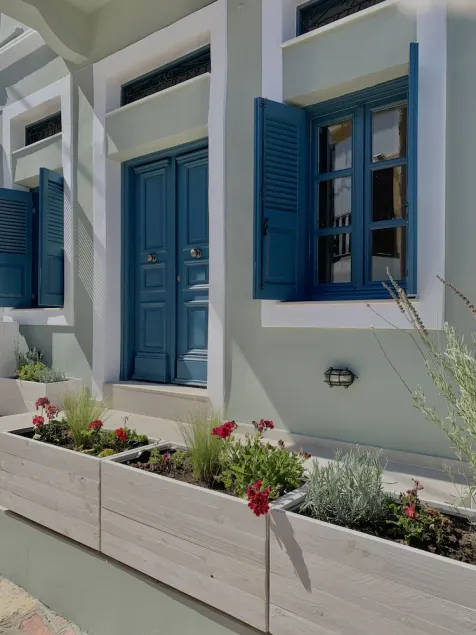 Design renovated historic house - Image 1