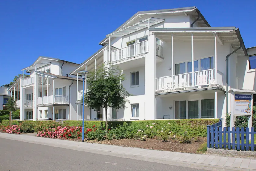 Villa Karola Ferienwohnung 06 mit Sauna- und Schwimmbadnutzung im AHOI Erlebnisbad Sellin - Image 1