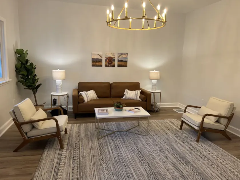 Beautiful Updated House! - Image 1