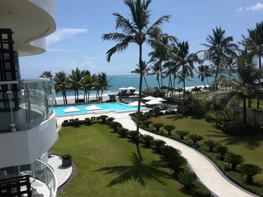 1-bedroom Condo In Beachfront Residence With Infinity Pool In Central Cabarete - Image 1