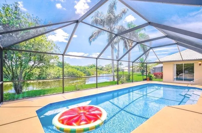 Beautiful Waterfront House w/ Pool, 7 min to the Beach - Image 1