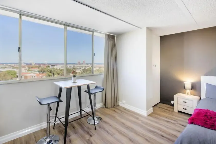 Celina's Ocean View Studio - Image 1