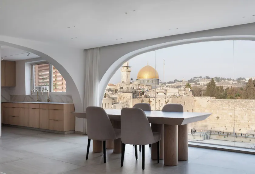 Western Wall View Apartment - Image 1