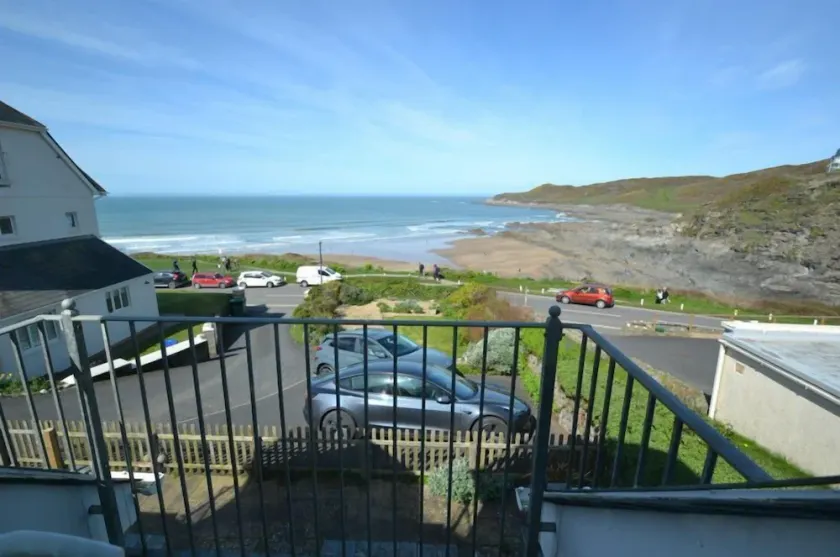 Beautiful 3 bedroom cottage on Woolacombe seafront with fantastic views! - Image 1