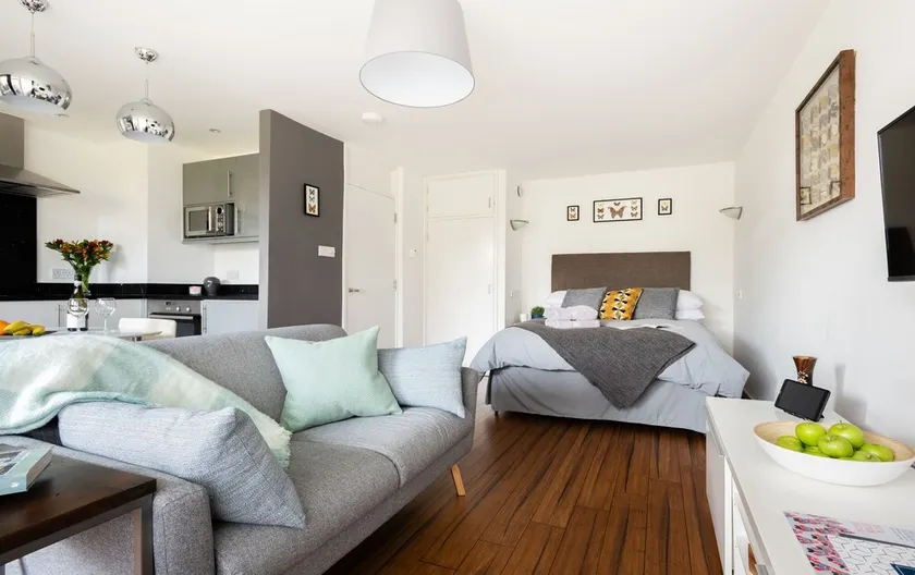 Smart Modern Studio in Pimlico with Garden Views - Image 1
