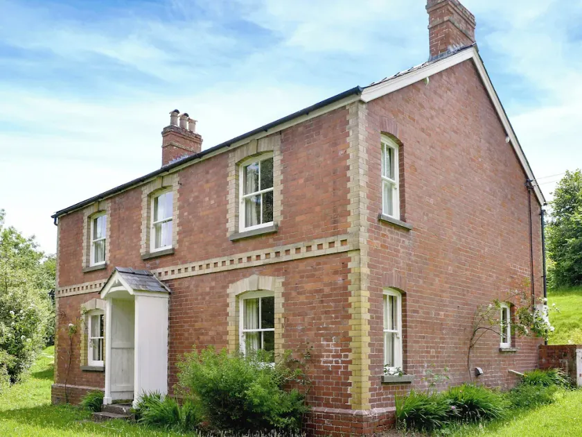 4 bedroom accommodation in Newton St Margarets - Image 1