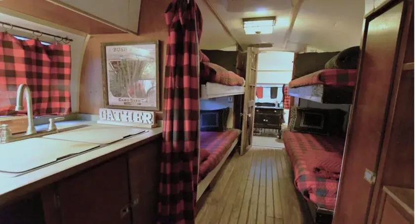 Hideout Vintage Airstream. River Access - Image 1