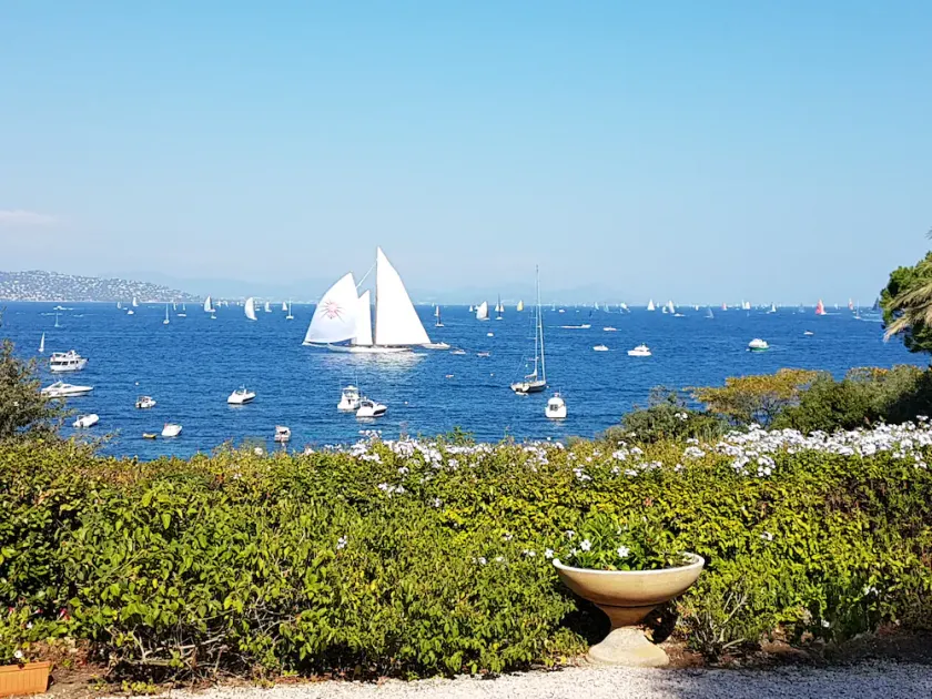 Villa in Saint Tropez on the beach - Image 1