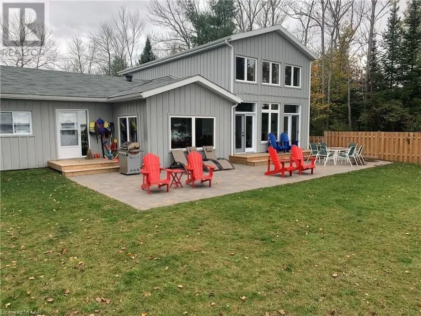 Spectacular Large Luxury Cottage on Private Waterfront - Image 1