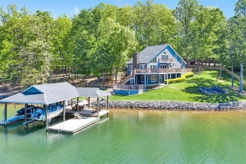 Fire-Pit, Fireplace, Hot Tub, Pool Table, Dog Friendly, Kayaks & Paddleboards! Visit AMERICAN DREAM! - Image 1