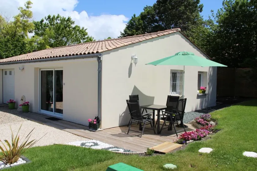 Møbleret 3 * - 2 PERS - NOGEN KOMFORT - Opvarmet pool - WIFI - NÆR ROYANhavet - Image 1