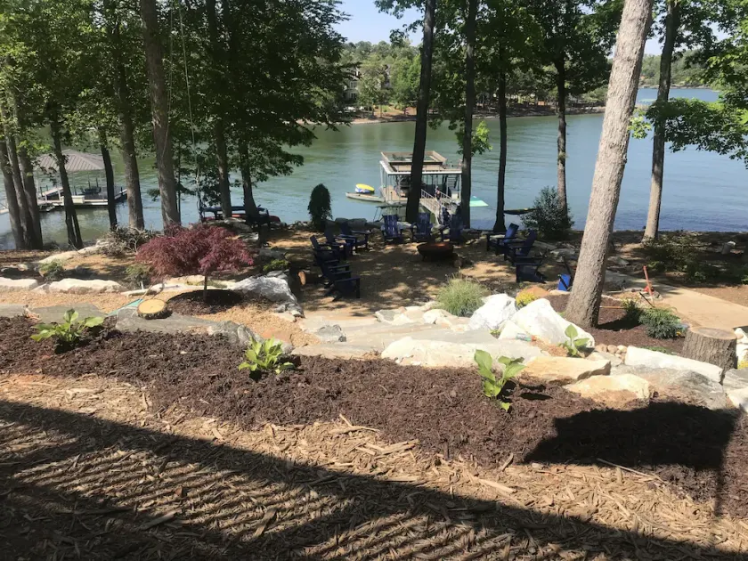 Dujardins Waterfront Lake Keowee nach Hause, mit Doppeldock auf einer tiefen, breiten Bucht ... - Image 1