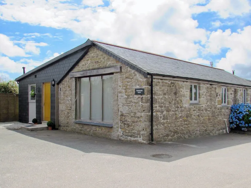 2 bedroom accommodation in Constantine, near Falmouth - Image 1