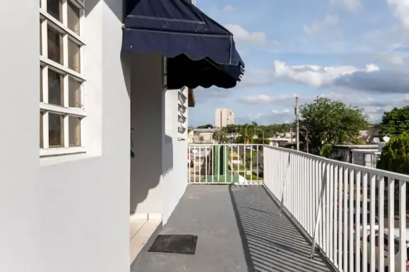 CENTRAL APARTMENT 5 MINUTES FROM THE AIRPORT - Image 1