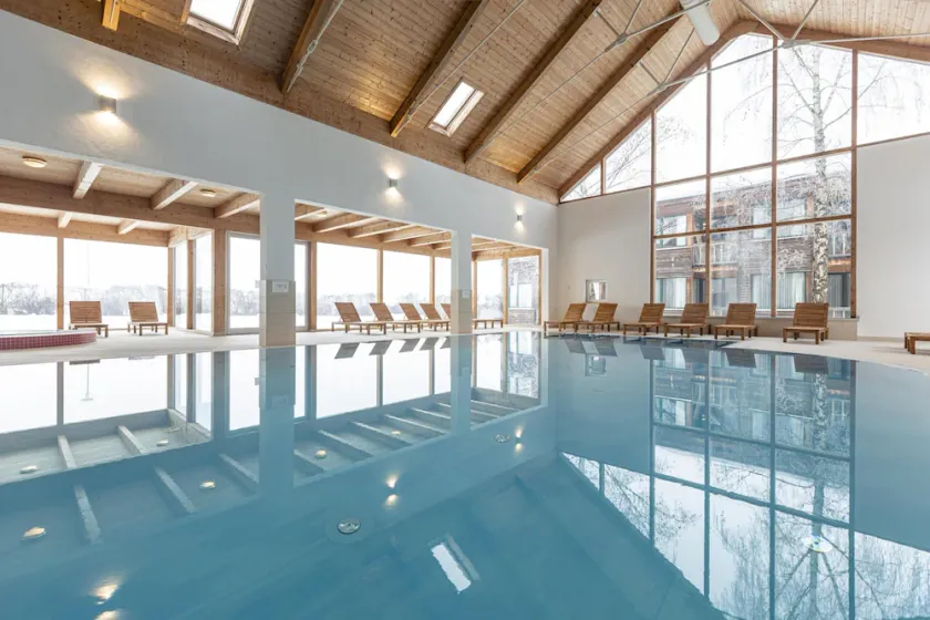 Large vacation home near ski resort - Image 1