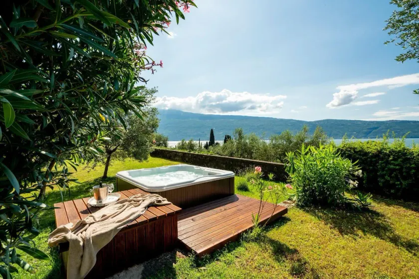 House in an antique lemon garden with private beach, jacuzzi  and big lawn - Image 1