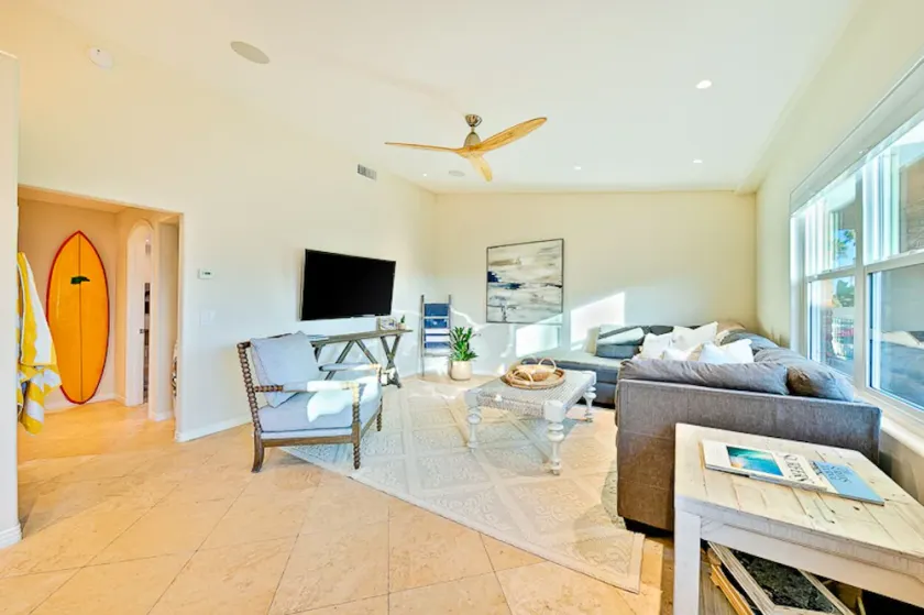 Ev charger, Jacuzzi, Pool, Sonos, 5 min walk Beach, 8 min drive to Legoland, - Image 1
