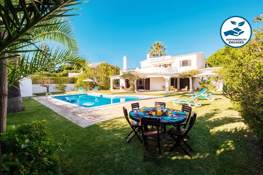 Villa with heatable pool and BBQ in Albufeira - Image 1