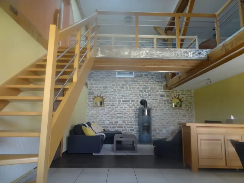 Spacious, well-equipped, in a breathtaking setting - Image 1