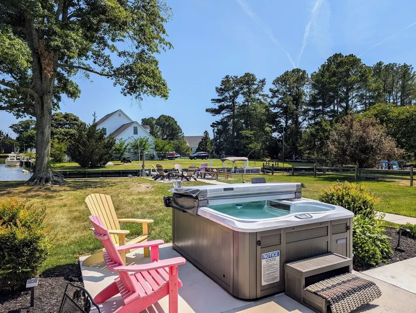 Waterfront 3BR Cottage with Hot Tub, Kayaks & Dog-Friendly Yard – Near Bethany - Image 1