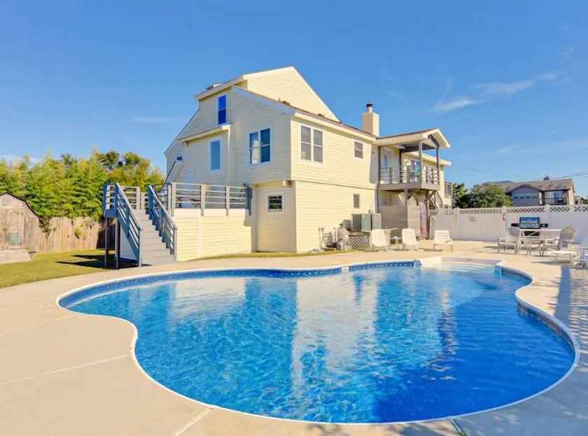 Lanikai- POOL/GAME RM/BAY & BCH ACCESS! - Image 1