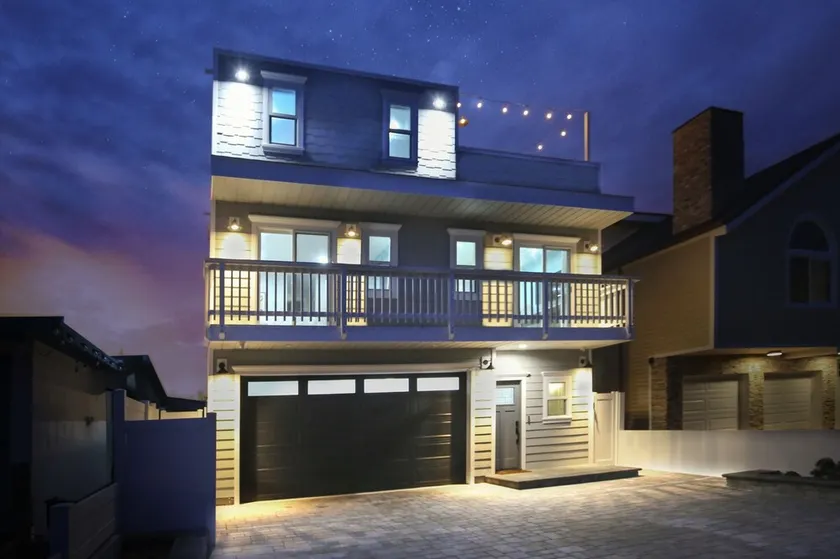 World Cup Retreat! Steps to Sand, Luxury Beach House, Game Room, Firepit, Ensuite Beds, Pets OK - Image 1