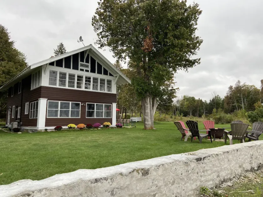 Fall Festivals! Secluded true waterfront! Sleeps uo to 12, dogs, great rates - Image 1