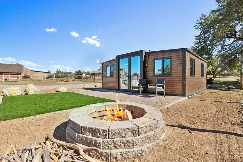Zebra Rustic Retreat 3BR home on ZEBRA ranch! - Image 1